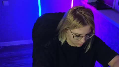 Belle  online show from 02.21.25