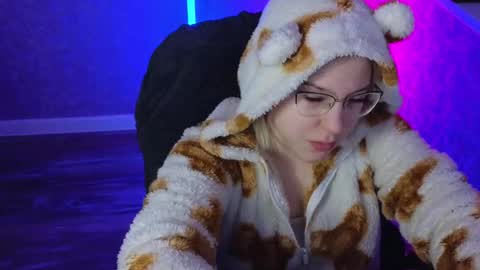 Belle  online show from 02.24.25