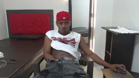 Snapshot of braulioth chatting on 11.22.25 braulioth online show from 11.22.25