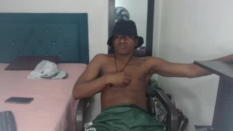 Snapshot of braulioth chatting on 12.20.25 braulioth online show from 12.20.25