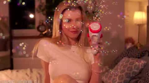 Snapshot of brave_journey chatting on 09.12.25 Eli online show from 09.12.25