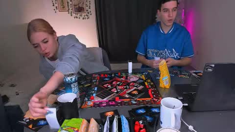 Snapshot of bravomaestro chatting on 02.01.25 Johny Bravo online show from 02.01.25