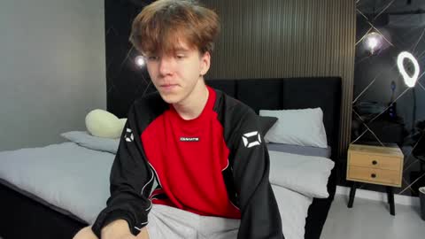 Snapshot of braxiboy chatting on 01.12.25 Brax online show from 01.12.25