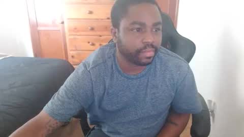 Snapshot of breadw1nnah chatting on 10.26.25 Breadw1nnah online show from 10.26.25