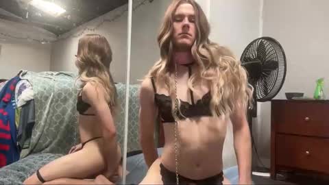 BreakingKatie online show from 11.25.25