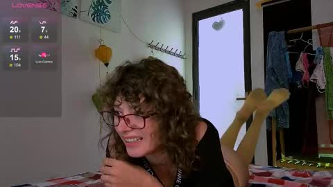 Snapshot of breeedecaux chatting on 11.03.25 Matilda online show from 11.03.25