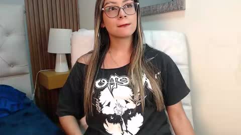 Snapshot of brenda_catalina chatting on 12.18.25 brenda_catalina online show from 12.18.25
