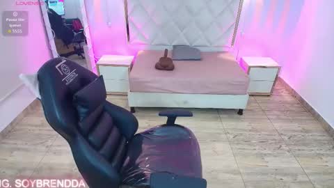 Snapshot of brendda_tay chatting on 09.17.25 BRENDDA  online show from 09.17.25
