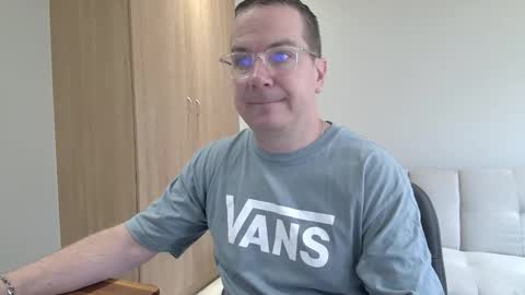 Snapshot of brettdj chatting on 12.22.25 Brett online show from 12.22.25