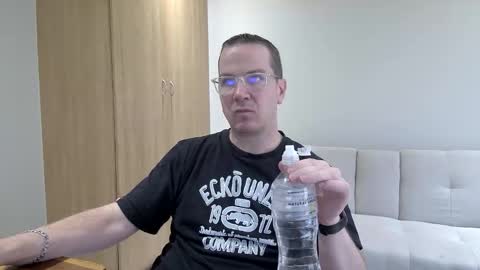 Snapshot of brettdj chatting on 02.02.26 Brett online show from 02.02.26