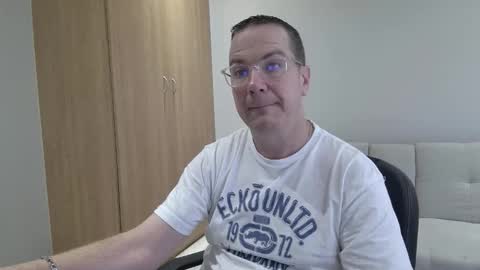 Snapshot of brettdj chatting on 03.08.26 Brett online show from 03.08.26