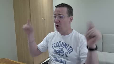 Snapshot of brettdj chatting on 03.13.26 Brett online show from 03.13.26