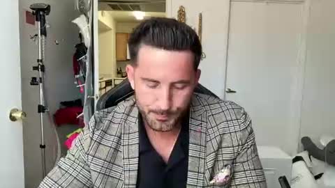 Snapshot of brettmycles chatting on 07.23.26 Brett Mycles online show from 07.23.26