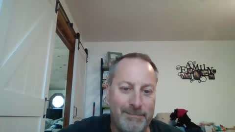 Snapshot of brettsky chatting on 09.21.25 hey online show from 09.21.25