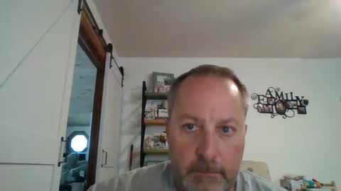 Snapshot of brettsky chatting on 09.22.25 hey online show from 09.22.25