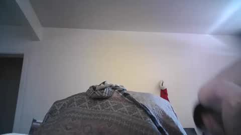 Snapshot of bri20fu chatting on 05.16.26 raining down on me online show from 05.16.26