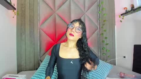 B R I A  online show from 04.13.26