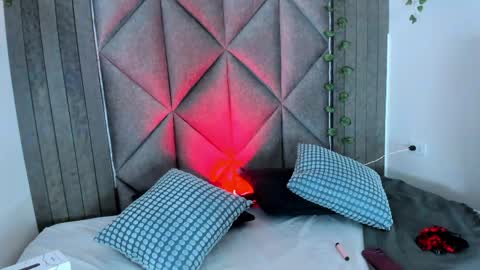 B R I A  online show from 04.20.26