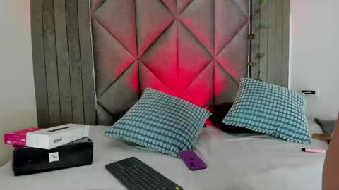 Snapshot of briaconner_ chatting on 05.26.26 B R I A online show from 05.26.26