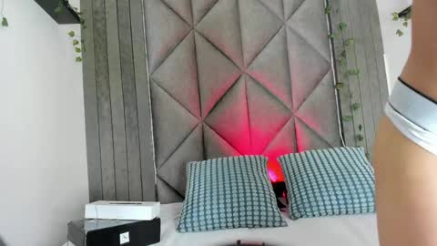 Snapshot of briaconner_ chatting on 06.04.26 B R I A online show from 06.04.26