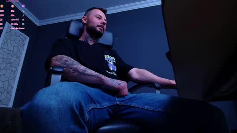 Snapshot of brianhunts chatting on 10.11.25 Brian online show from 10.11.25