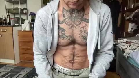 Snapshot of brianmuscle chatting on 05.18.26 Brian online show from 05.18.26