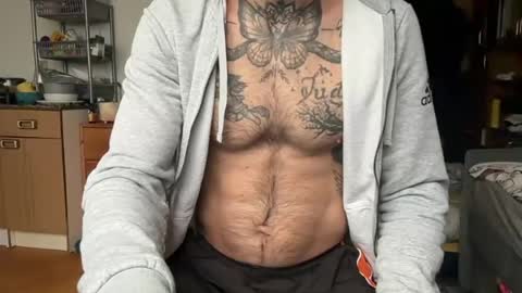 Snapshot of brianmuscle chatting on 06.12.26 Brian online show from 06.12.26