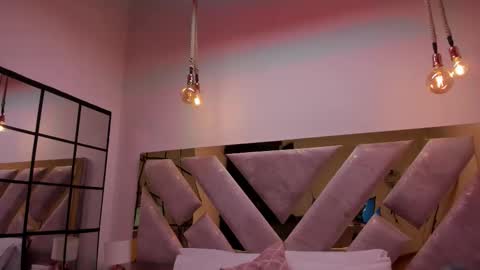 Brianna  online show from 12.17.25