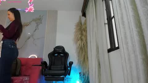    online show from 10.11.25