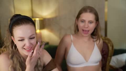 Snapshot of bright_diamonds_054 chatting on 09.18.25 Diamonds Girls online show from 09.18.25