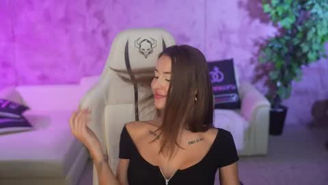 Snapshot of bright_diamonds_054 chatting on 10.04.25 Diamonds Girls online show from 10.04.25