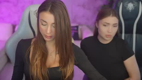 Snapshot of bright_diamonds_054 chatting on 10.29.25 Diamonds Girls online show from 10.29.25