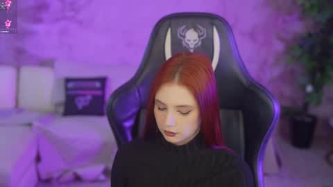 Snapshot of bright_diamonds_054 chatting on 11.16.25 Diamonds Girls online show from 11.16.25