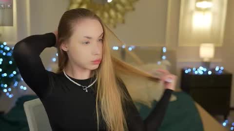 Diamonds Girls online show from 12.20.25