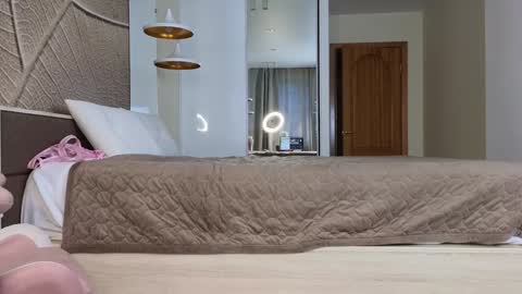 Amina Adelina online show from 03.08.25