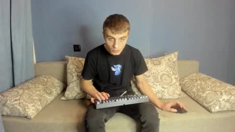 bristlebback online show from 10.15.25