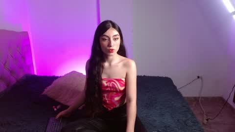 Snapshot of britany__lenox chatting on 01.07.25 britany lenox online show from 01.07.25