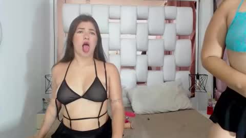 Snapshot of britanyandmelany chatting on 09.09.25 BritanyANDmelany online show from 09.09.25