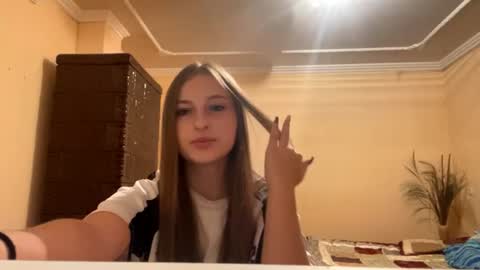 Snapshot of britanysuther chatting on 06.11.26 Ciri online show from 06.11.26