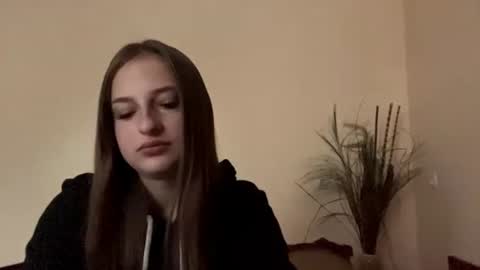 Snapshot of britanysuther chatting on 06.14.26 Ciri online show from 06.14.26