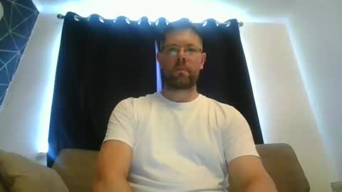 Snapshot of britguy6985 chatting on 06.25.26 britguy6985 online show from 06.25.26
