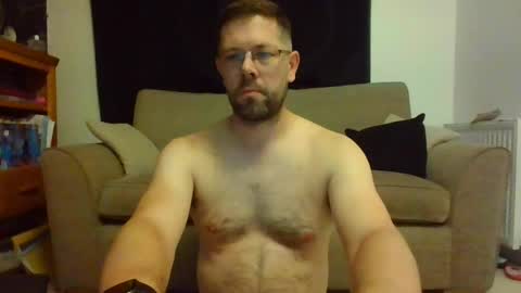 Snapshot of britguy6985 chatting on 08.01.26 britguy6985 online show from 08.01.26