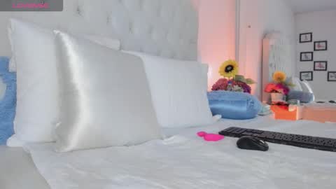 Brithany Rousee online show from 12.04.25