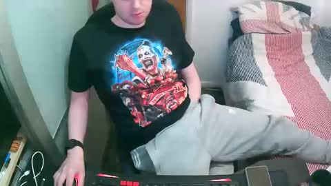 British Tom online show from 09.26.25