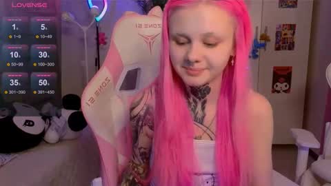 Snapshot of britney_lynch chatting on 10.22.25 Britney online show from 10.22.25