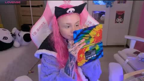 Snapshot of britney_lynch chatting on 10.22.25 Britney online show from 10.22.25