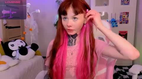 Snapshot of britney_lynch chatting on 11.03.25 Britney online show from 11.03.25