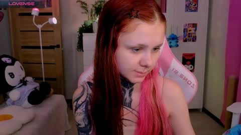 Snapshot of britney_lynch chatting on 11.09.25 Britney online show from 11.09.25