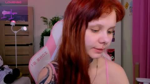 Snapshot of britney_lynch chatting on 11.12.25 Britney online show from 11.12.25