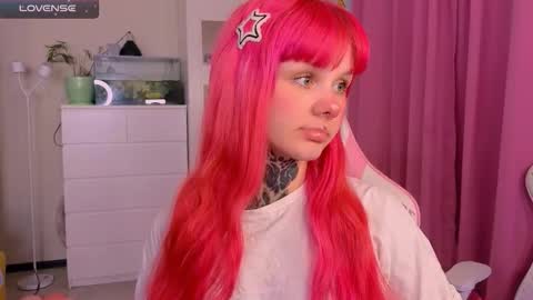 Snapshot of britney_lynch chatting on 11.25.25 Britney online show from 11.25.25